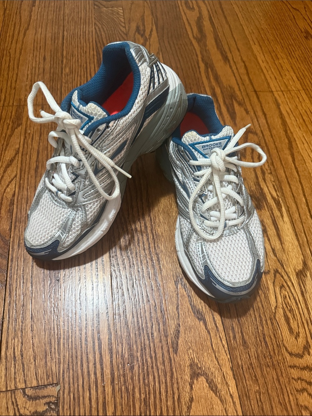 Brooks Adrenaline GTS size 6 (Medium width)